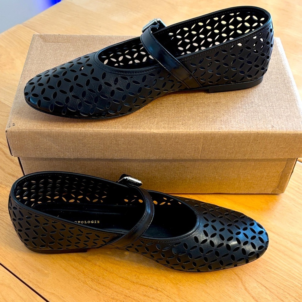 Anthropologie Black Leather Floral Cut Out Ballet Flat. Size 39